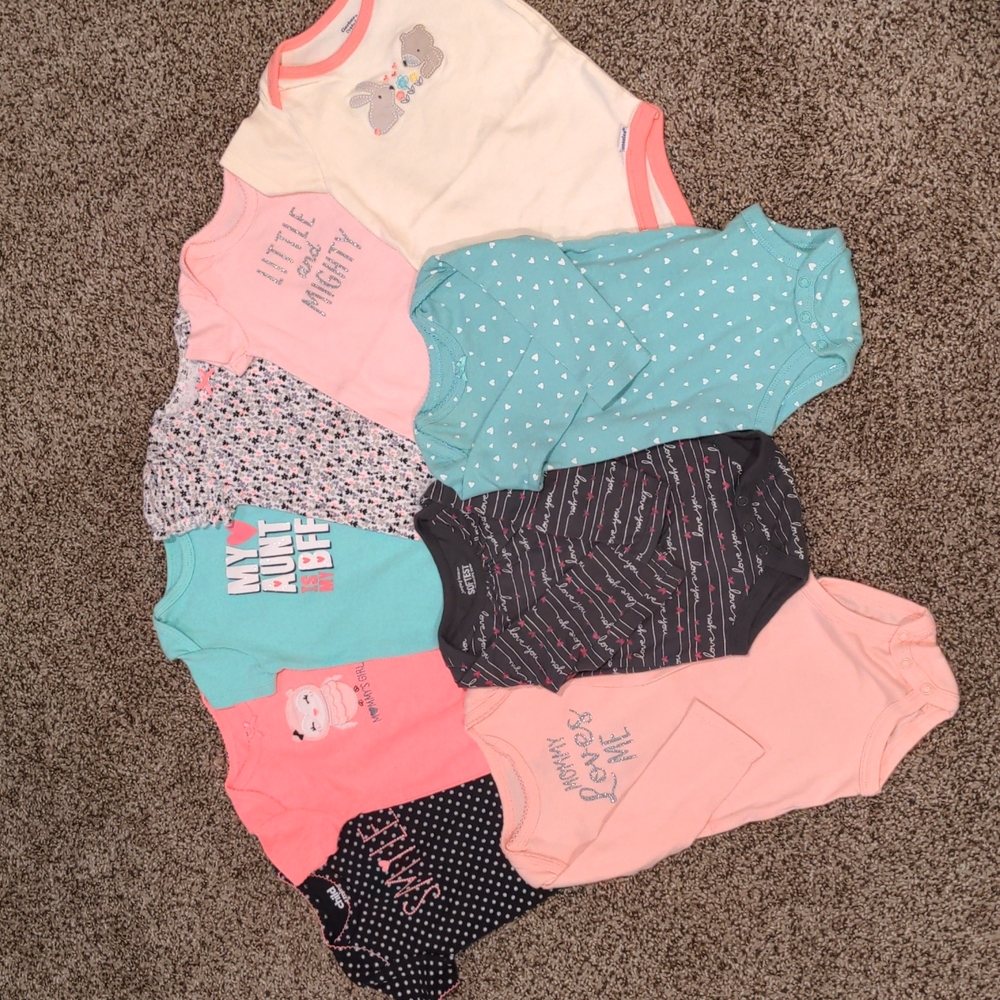 9 bodysuits - 6 months